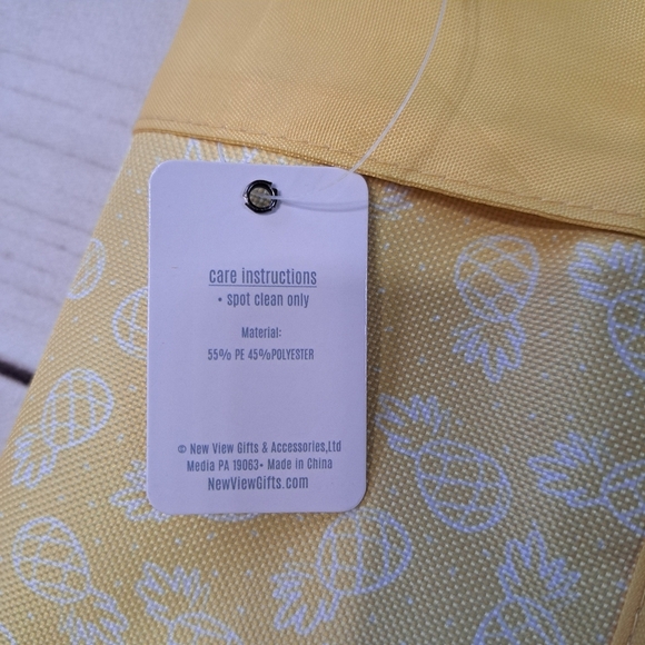 Yellow Pineapple Print Foldable Mat Blanket - Picture 2 of 2